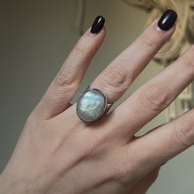 Load image into Gallery viewer, SHOT RING - PEARL SILVER.