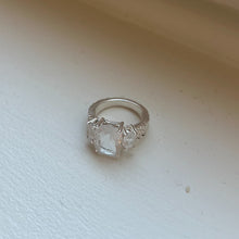 Load image into Gallery viewer, SOULMATE RING SILVER crystal.