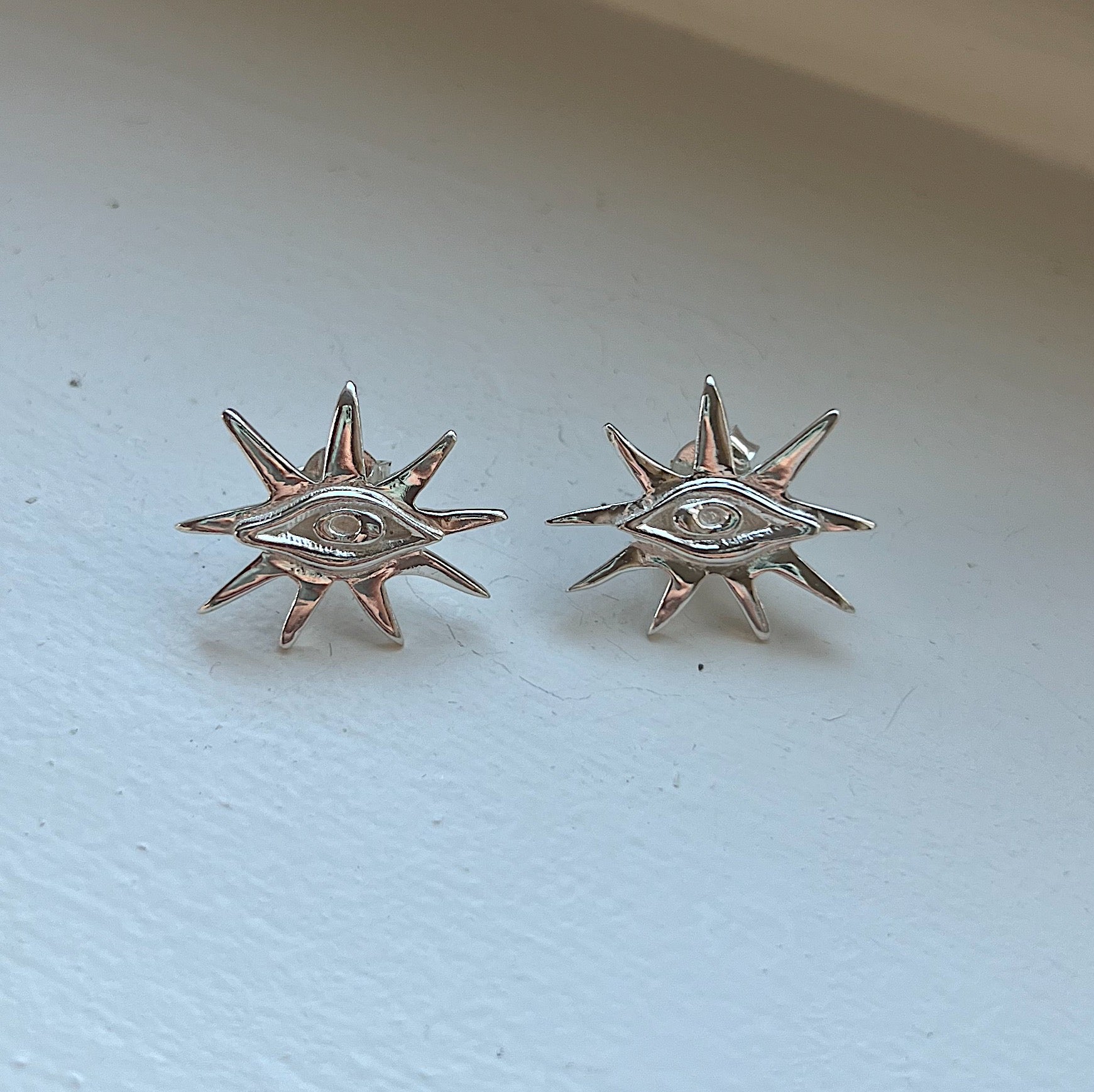 MINI VIEW EARRINGS - SILVER.