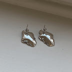 MINI CLAM EARRINGS SILVER.