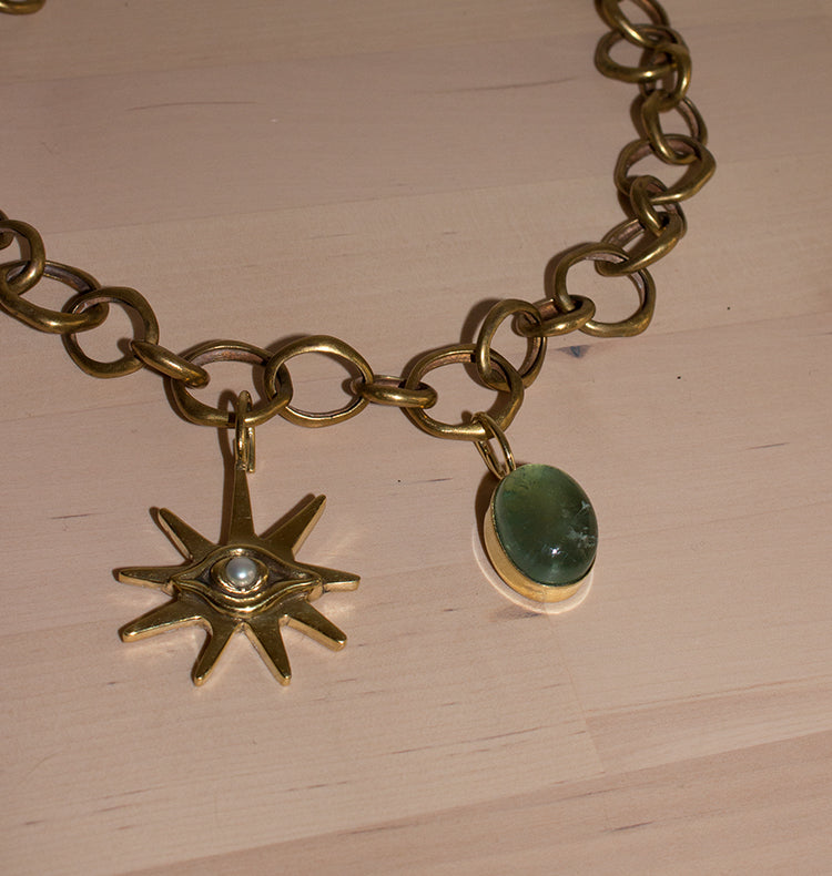 SMALL PEARL VIEW CHARM SILVER.