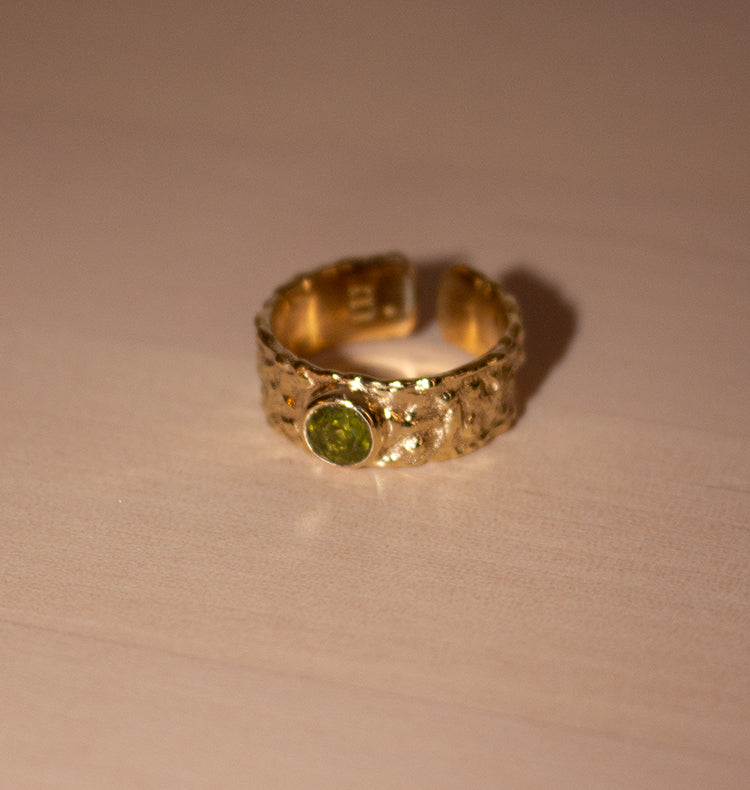 SLASK RING BRASS PERIDOT.