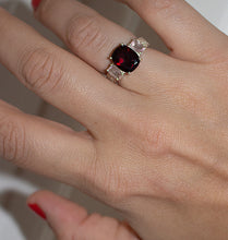 Load image into Gallery viewer, SOULMATE RING SILVER GARNET/ROSE.