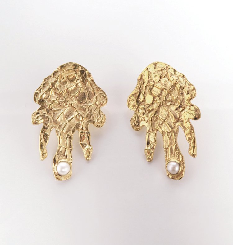 MELT BRASS EARRINGS.