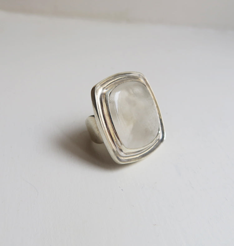 SQUARE - WHITE SILVER RING.