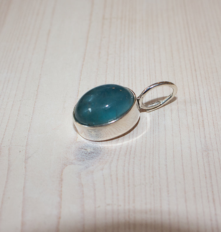 SHOT CHARM SILVER BLUE.