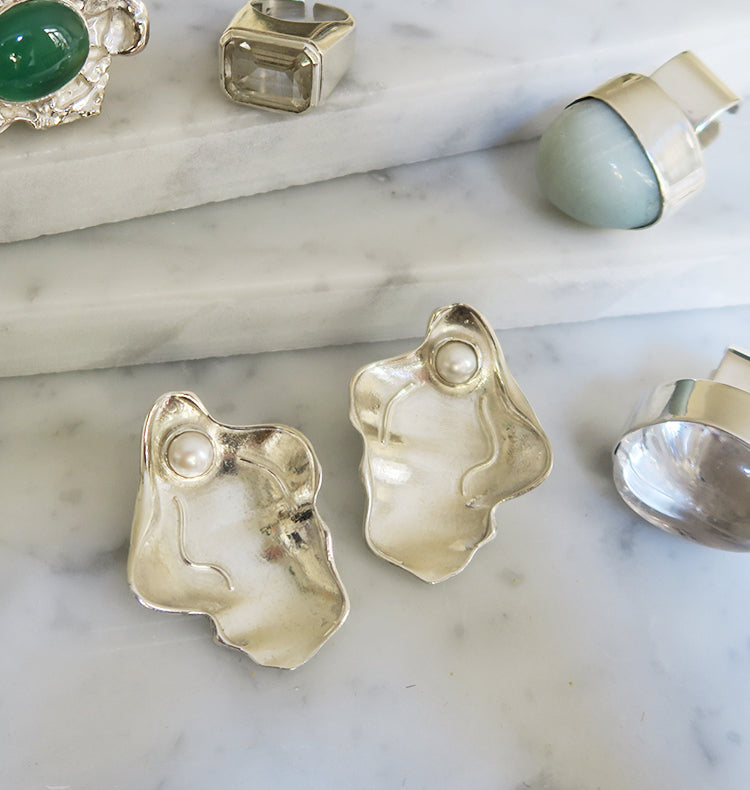 CLAM EARRINGS SILVER.