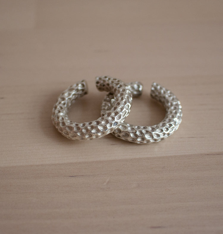 CLOSE CUFF/RING SILVER.