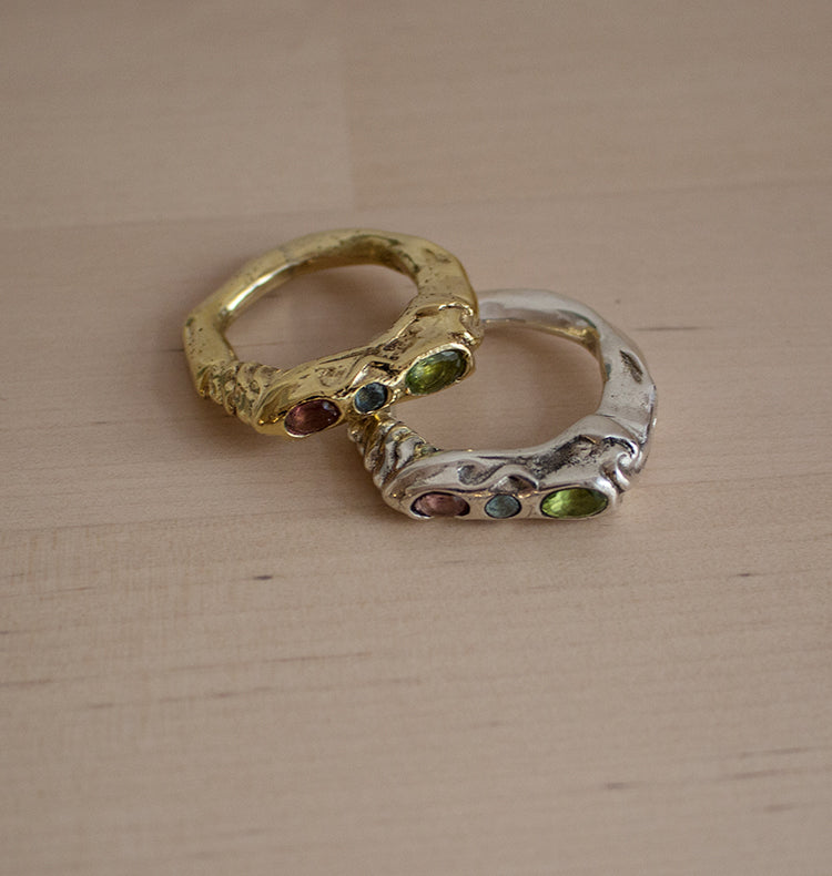 SPRINKLED KIN BRASS.