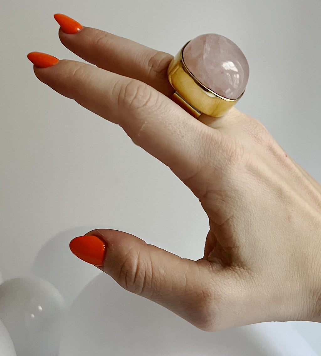 COCKTAIL PINK PANTHER RING BRASS.