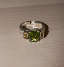 Load image into Gallery viewer, SOULMATE RING SILVER PERIDOT/CITRINE.
