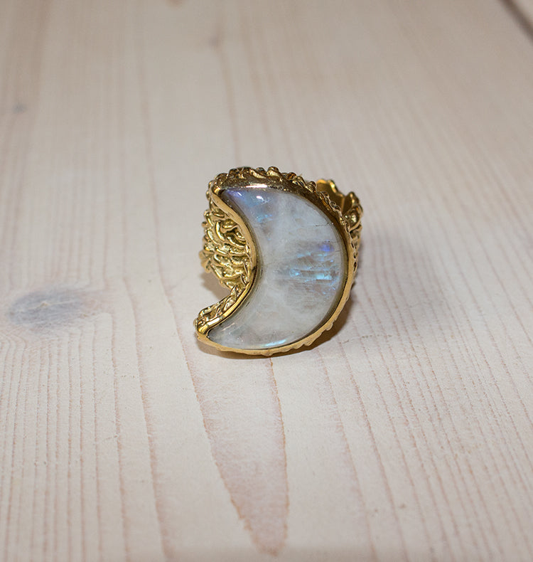 LUNA RING BRASS MOON.