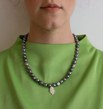 Load image into Gallery viewer, MOTHER OF PEARL NECKLACE - BLUE.