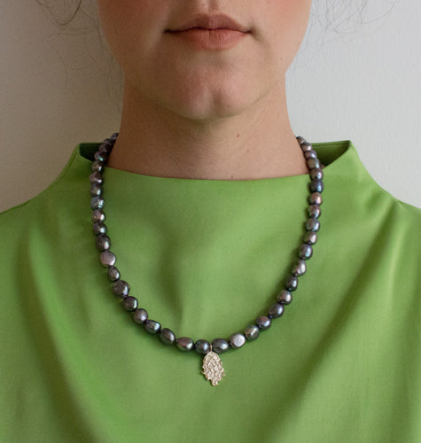 MOTHER OF PEARL NECKLACE - BLUE.