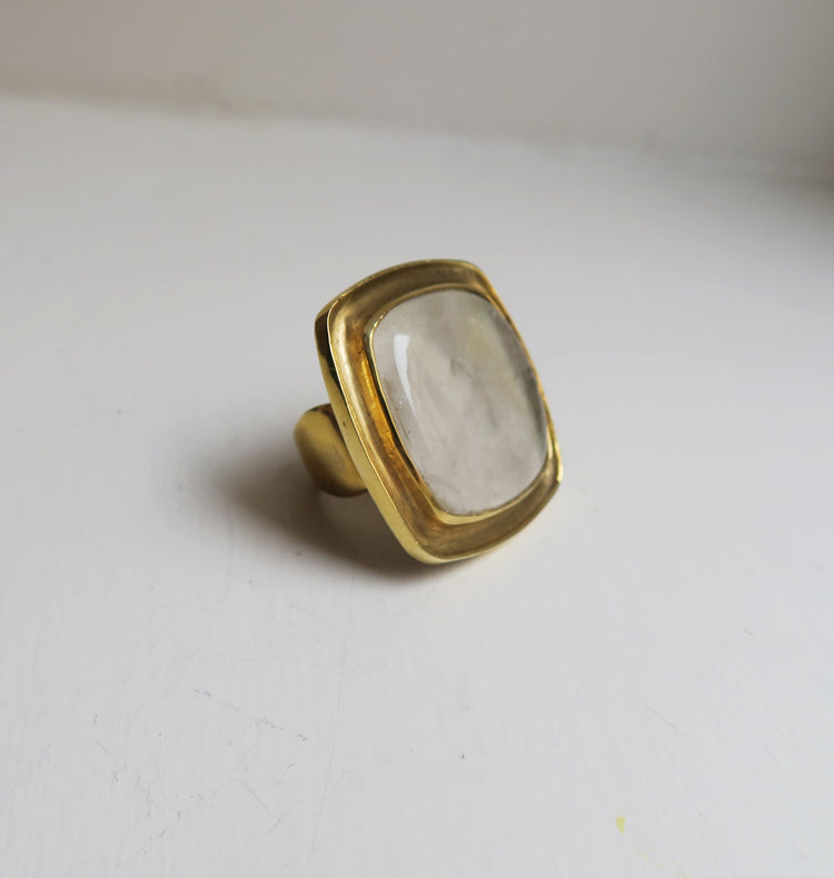 SQUARE - WHITE BRASS RING.