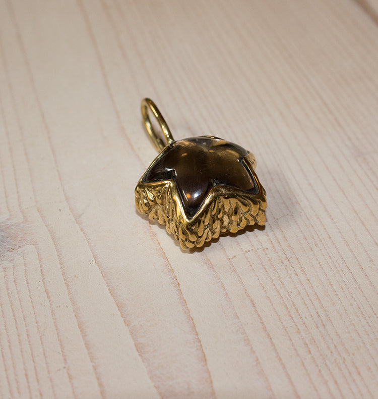 URSA CHARM BRASS SMOKEY.