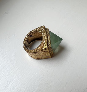 PROVE A POINT RING FLUORITE BRASS.
